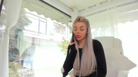 Ava online show from 10, 4, 2026