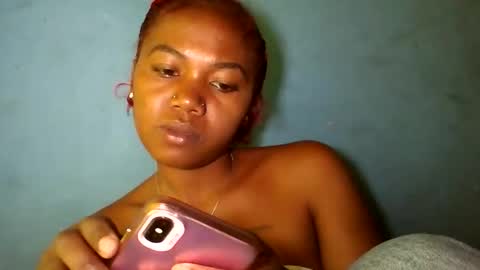 Snapshot of rwuica chatting on 17, 5, 2026 Rwuica online show from 17, 5, 2026