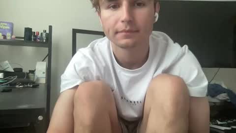 Snapshot of ryan287747 chatting on 19, 3, 2026 ryan online show from 19, 3, 2026