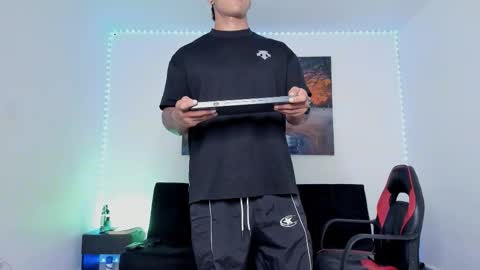 Snapshot of ryanwhite3 chatting on 3, 2, 2026 ryanwhite3 online show from 3, 2, 2026