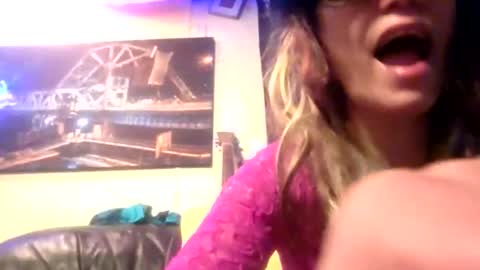 Snapshot of ryliemackenzie93 chatting on 25, 3, 2026 ryliemackenzie93 online show from 25, 3, 2026