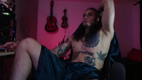 Snapshot of ryuk_it chatting on 21, 4, 2026 leopmonk help me reach 100 thumbs up online show from 21, 4, 2026