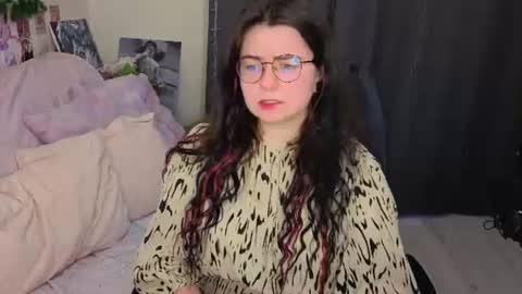 Snapshot of s_katekisa_ss chatting on 23, 6, 2026 Kate online show from 23, 6, 2026