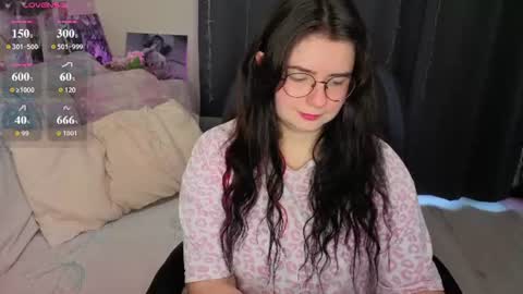 Snapshot of s_katekisa_ss chatting on 4, 7, 2026 Kate online show from 4, 7, 2026