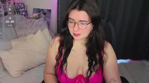 Snapshot of s_katekisa_ss chatting on 7, 7, 2026 Kate online show from 7, 7, 2026