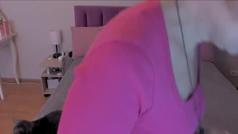 Sabrina MacMarren online show from 9, 3, 2025