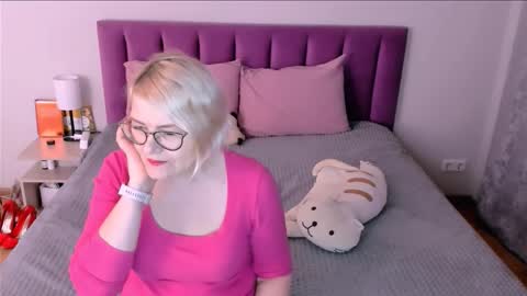 Sabrina MacMarren online show from 19, 11, 2025