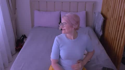 Sabrina MacMarren online show from 21, 3, 2026