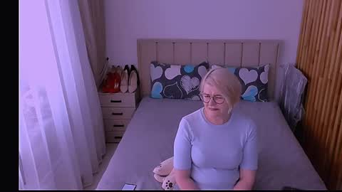 Snapshot of sabrinamacmarren chatting on 11, 5, 2026 Sabrina MacMarren online show from 11, 5, 2026