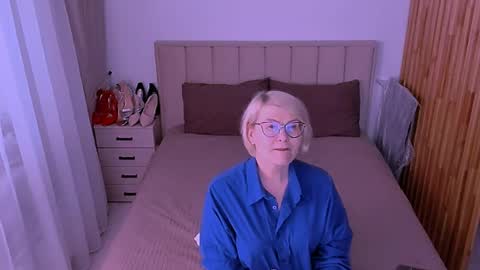 Snapshot of sabrinamacmarren chatting on 29, 5, 2026 Sabrina MacMarren online show from 29, 5, 2026