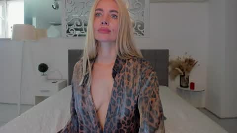 Snapshot of sabrinasharm chatting on 7, 7, 2026 Sabrina online show from 7, 7, 2026