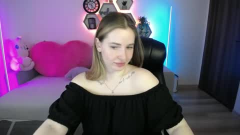 Snapshot of sabrinviolet chatting on 20, 6, 2026 Sabrina Violet online show from 20, 6, 2026