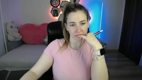 Snapshot of sabrinviolet chatting on 21, 6, 2026 Sabrina Violet online show from 21, 6, 2026