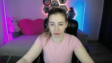 Snapshot of sabrinviolet chatting on 24, 6, 2026 Sabrina Violet online show from 24, 6, 2026