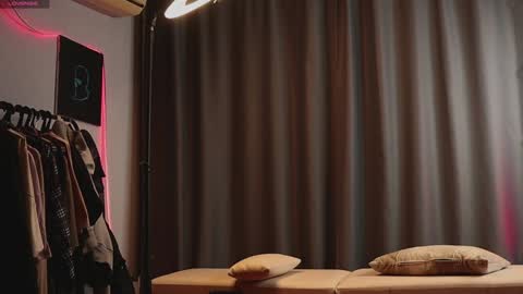 Adam online show from 27, 1, 2025