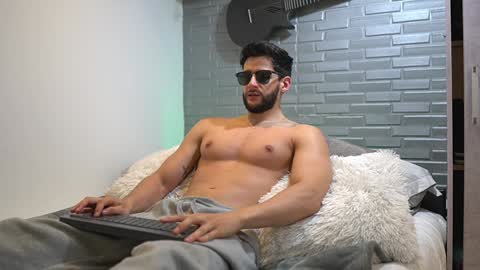 Snapshot of saimonhot1 chatting on 28, 1, 2025 saimon online show from 28, 1, 2025