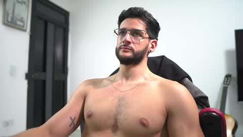 Snapshot of saimonhot1 chatting on 17, 11, 2025 saimon online show from 17, 11, 2025