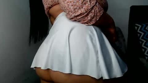 Snapshot of sakhmett1 chatting on 26, 5, 2026 Sarah online show from 26, 5, 2026