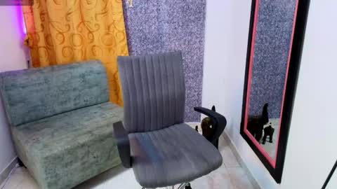 Snapshot of sally_ricci chatting on 5, 6, 2026 sally_ricci online show from 5, 6, 2026