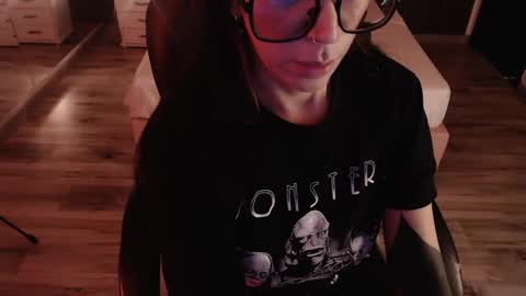 SAM MANSON online show from 3, 10, 2025