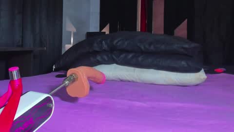 sam_naughty18 online show from 20, 5, 2026