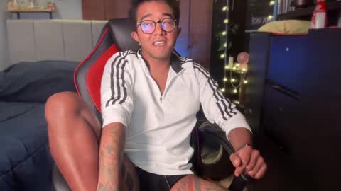 Snapshot of sam_thompson_z chatting on 27, 2, 2025 SAMUEL THOMPSON online show from 27, 2, 2025
