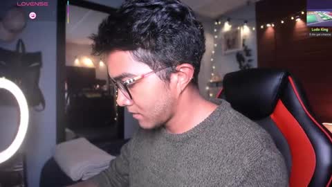 Snapshot of sam_thompson_z chatting on 6, 3, 2025 SAMUEL THOMPSON online show from 6, 3, 2025
