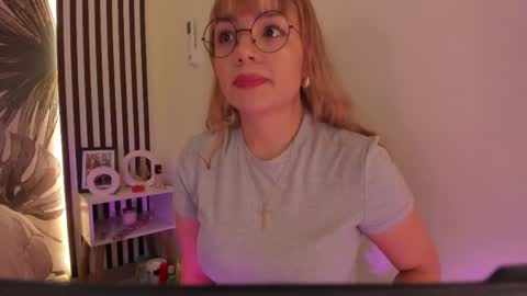 Snapshot of samaantha_white_ chatting on 30, 4, 2026 Samaantha online show from 30, 4, 2026