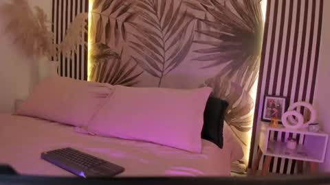 Snapshot of samaantha_white_ chatting on 19, 5, 2026 Samaantha online show from 19, 5, 2026