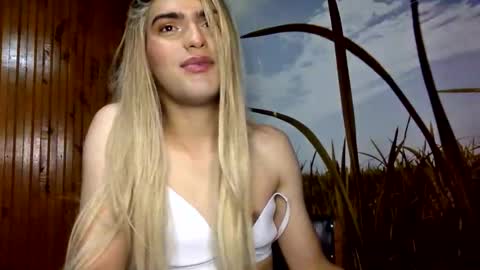 Snapshot of samanta_loch chatting on 10, 6, 2026 samanta loch online show from 10, 6, 2026