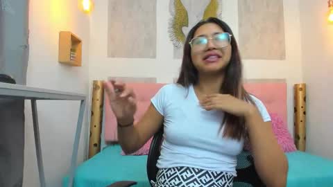 Snapshot of samantha_fox8 chatting on 4, 11, 2025 online show from 4, 11, 2025