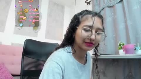 Snapshot of samantha_fox8 chatting on 15, 12, 2025 online show from 15, 12, 2025