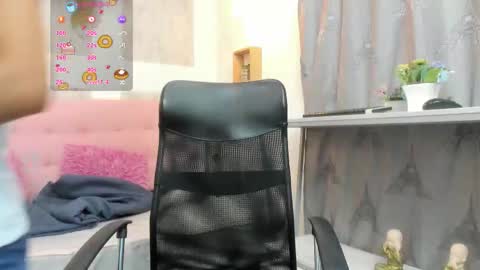 Snapshot of samantha_fox8 chatting on 19, 12, 2025 online show from 19, 12, 2025