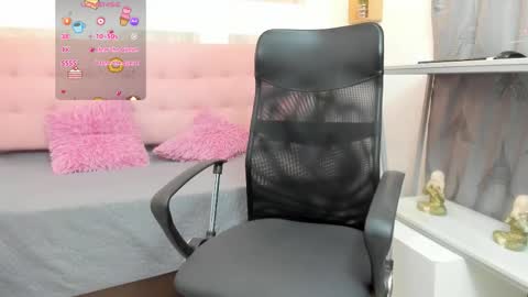 Snapshot of samantha_fox8 chatting on 20, 12, 2025 online show from 20, 12, 2025