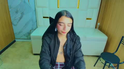 Snapshot of samantha_petite_tf chatting on 3, 5, 2026 Sami online show from 3, 5, 2026