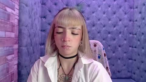 Snapshot of samanthaa_smitth chatting on 3, 10, 2025 Samantha Smitth online show from 3, 10, 2025