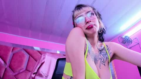 Samantha Smitth online show from 7, 3, 2026