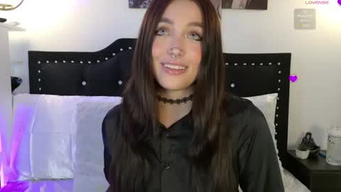 Snapshot of samanthagrant_ chatting on 5, 6, 2026 IGSamanthaGrant 10 online show from 5, 6, 2026