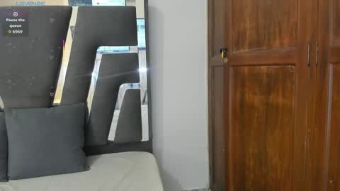 samanthahill_ online show from 9, 2, 2026