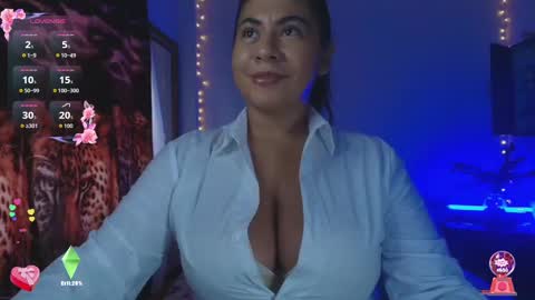 samanthahut1 online show from 4, 10, 2025