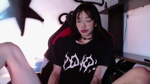 Snapshot of samantx chatting on 23, 1, 2025 lil sam online show from 23, 1, 2025