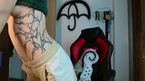 Snapshot of samantx chatting on 28, 2, 2025 lil sam online show from 28, 2, 2025