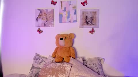 Samara is my name a pleasure delighted that you are here leave your thumb up it is important to me online show from 2, 2, 2025