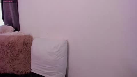 Snapshot of samaraeyes chatting on 14, 9, 2025 -- -- online show from 14, 9, 2025