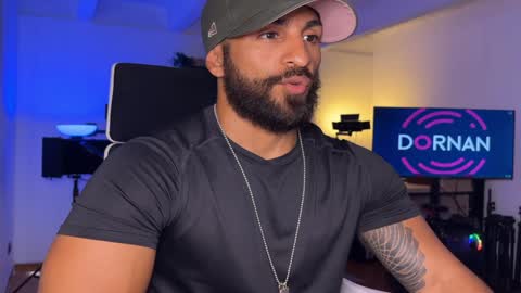 Snapshot of samdornan chatting on 13, 12, 2024 Sam Dornan online show from 13, 12, 2024