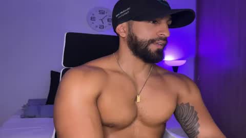 Snapshot of samdornan chatting on 8, 2, 2025 Sam Dornan online show from 8, 2, 2025