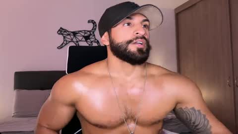 Snapshot of samdornan chatting on 5, 3, 2025 Sam Dornan online show from 5, 3, 2025