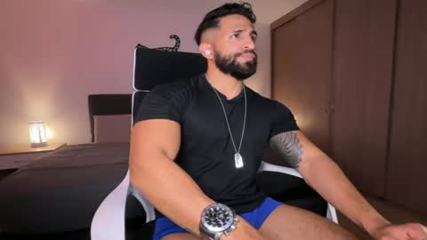 Snapshot of samdornan chatting on 7, 3, 2025 Sam Dornan online show from 7, 3, 2025