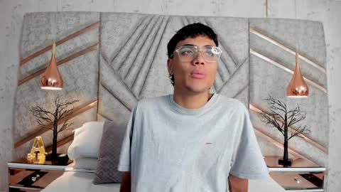 Snapshot of samfrrost chatting on 6, 4, 2026 Samfrrost online show from 6, 4, 2026