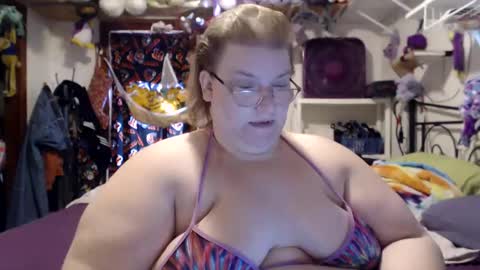 Snapshot of sammiejean85 chatting on 12, 11, 2025 SammieJean online show from 12, 11, 2025